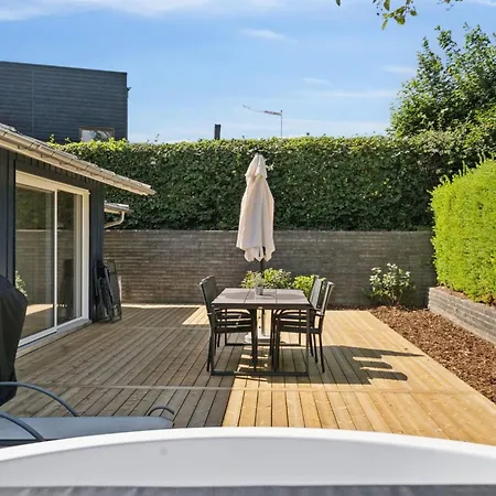 Semesterbostad Enrica - 250m From The Sea By Interhome *