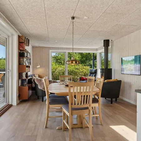 Semesterbostad Enrica - 250m From The Sea By Interhome *